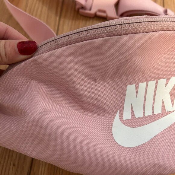 Nike Fanny Belt Bag Womens 3 Pockets Adjustable Pink Logo Waist Shoulder - Picture 3 of 5